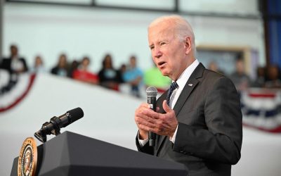 Biden Administration Decides Not to Enforce COVID-19 Vaccine Mandate for Federal Contractors