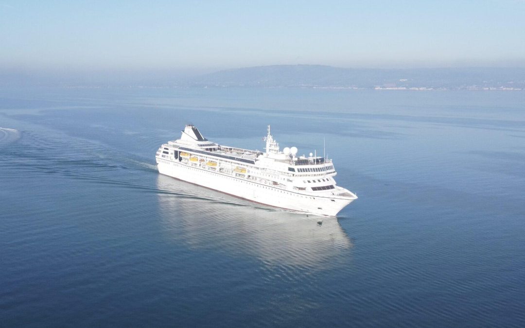 Four-Year Cruise Offered to Unhappy Voters Who Want to ‘Escape’