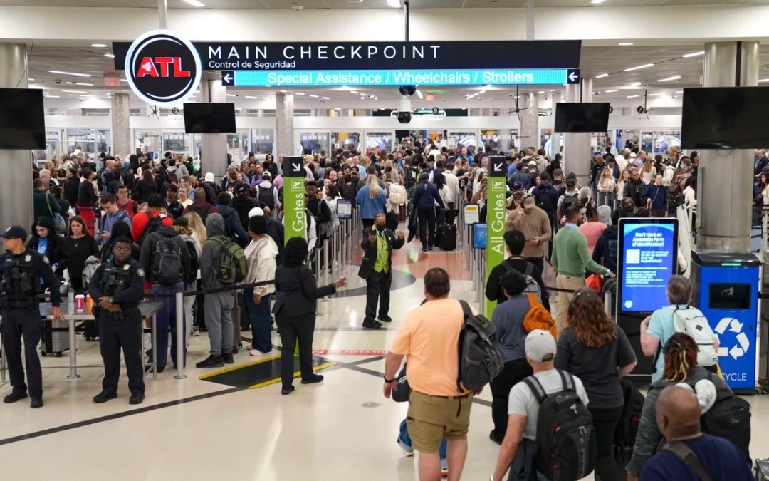 Trump to Sign Emergency Order That Pays TSA Agents