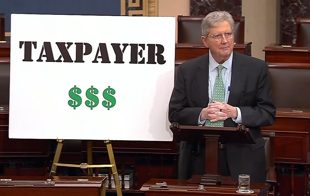 Senators Unanimously Approve Resolution to Withhold Their Pay During Future Government Shutdowns